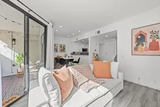 Photo #3: 250020543 Listing