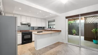 More Details about MLS # 250020648 : 1265 ESSEX ST UNIT 9