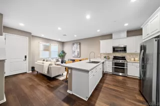 Photo #5: 250020828 Listing