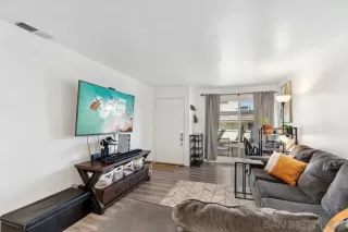 Photo #5: 250020907 Listing