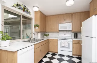 Photo #6: 250021010 Listing