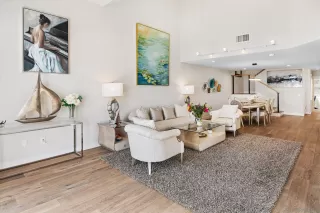 Photo #5: 250021086 Listing