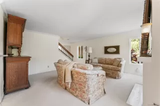 Photo #2: 250021196 Listing