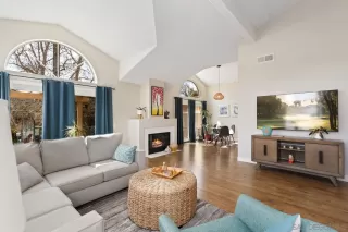 Photo #3: 250021339 Listing 