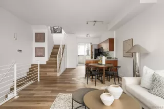 Photo #2: 250021341 Listing