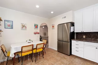 Photo #3: 250021357 Listing