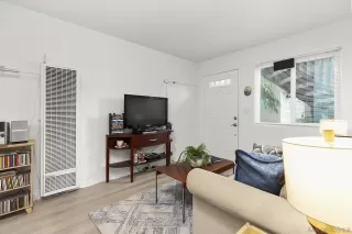 Photo #6: 250021511 Listing