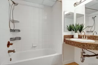 Photo #5: 250021609 Listing