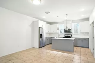 Photo #6: 250022020 Listing