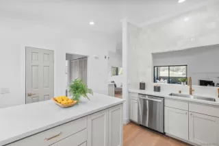 Photo #6: 250022086 Listing 