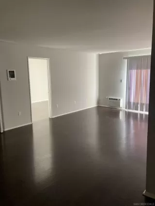 Photo #3: 250022154 Listing