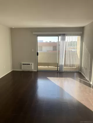 Photo #4: 250022154 Listing