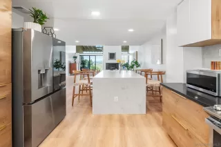 Photo #4: 250022201 Listing