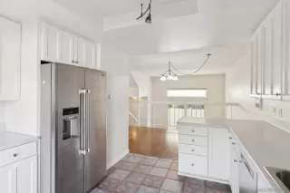 Photo #2: 250022353 Listing