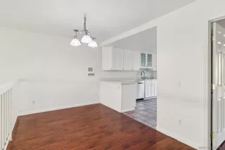 Photo #4: 250022353 Listing