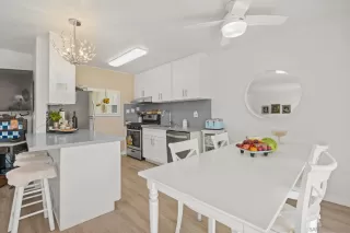 Photo #3: 250022366 Listing