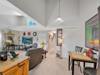 Photo #6: 250022369 Listing