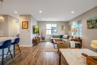 Photo #4: 250022573 Listing