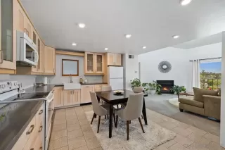 Photo #6: 250022584 Listing