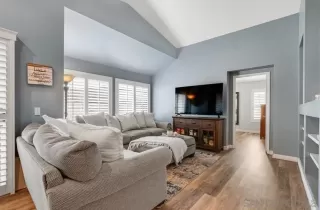 Photo #1: 250022621 Listing