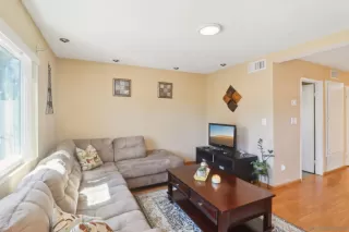 Photo #4: 250022625 Listing