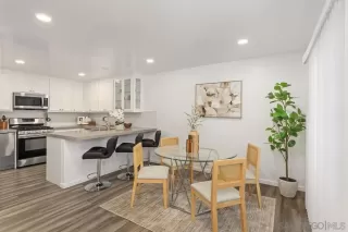 Photo #5: 250022646 Listing