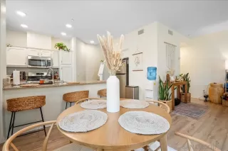 Photo #4: 250022668 Listing