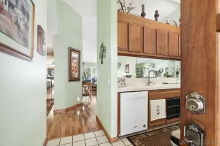 Photo #3: 250022673 Listing