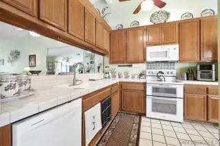 Photo #4: 250022673 Listing