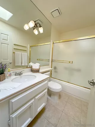 Photo #5: 250022855 Listing