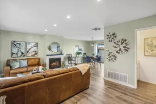 Photo #5: 250022874 Listing