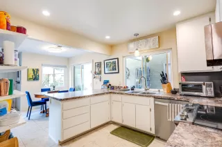 Photo #5: 250022908 Listing