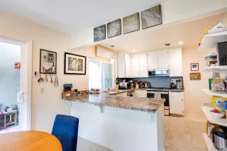 Photo #6: 250022908 Listing