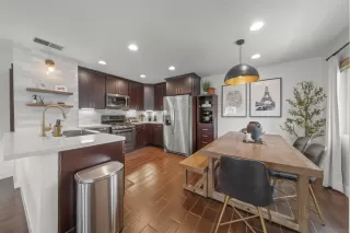 Photo #1: 250022946 Listing 