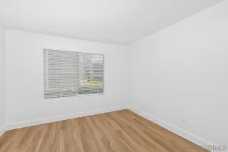 Photo #6: 250022985 Listing 