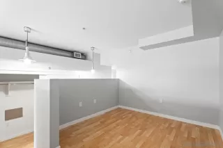 Photo #4: 250023009 Listing