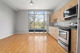 Photo #6: 250023009 Listing