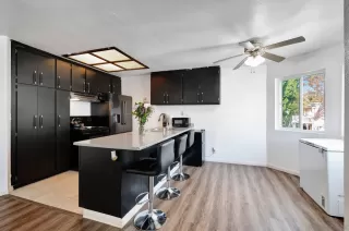 Photo #5: 250023067 Listing