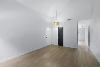 Photo #2: 250023087 Listing