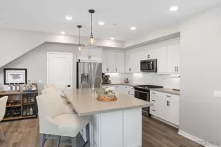 Photo #3: 250023228 Listing