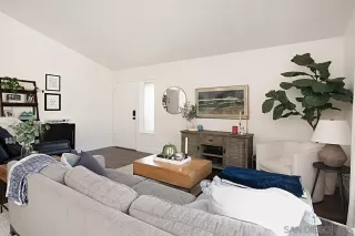 Photo #2: 250023328 Listing 