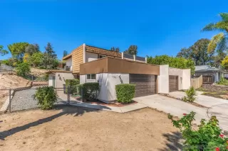 Photo #1: 250023346 Listing 