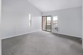 Photo #4: 250023445 Listing