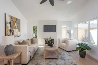 Photo #3: 250023471 Listing