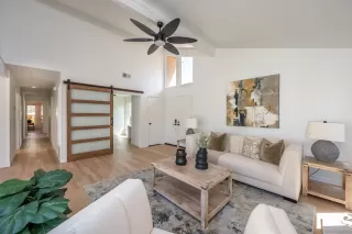 Photo #5: 250023471 Listing