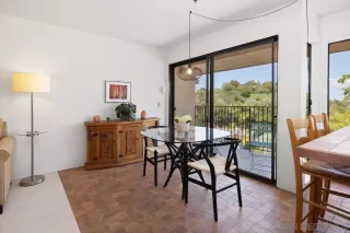 Photo #2: 250023504 Listing 