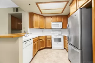 Photo #6: 250023638 Listing 