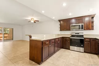 Photo #3: 250023670 Listing