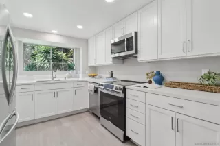 Photo #4: 250023702 Listing