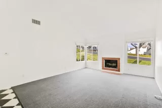 Photo #4: 250023854 Listing